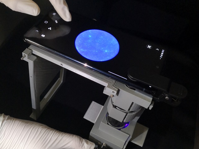 Smartphone Fluorescence Microscope